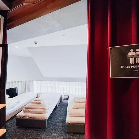 Unplan Shinjuku Hostel Tokyo Exterior photo